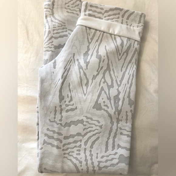 NWOT Devon Windsor Alex Legging - Picture 13 of 13